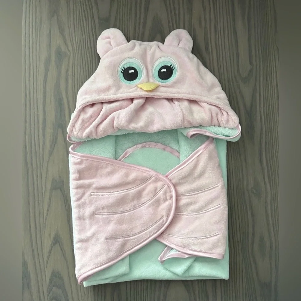 BEARINGTON COLLECTION LIL' HOOTS PINK OWEL TOWEL